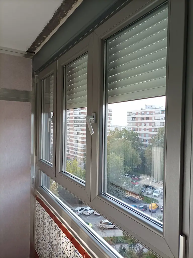 Ventanas Veka Softline 70 de color aluminio